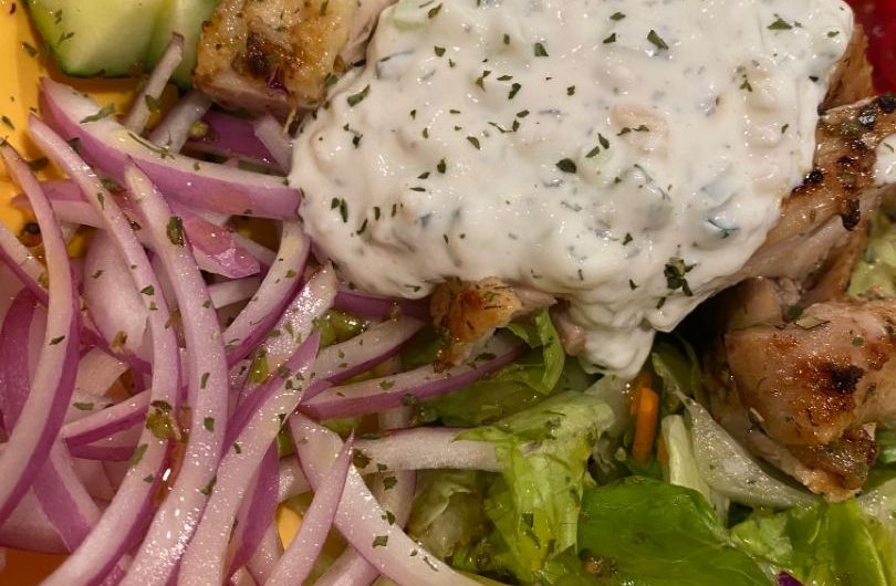 Low-Carb Griechische Hähnchen-Bowls