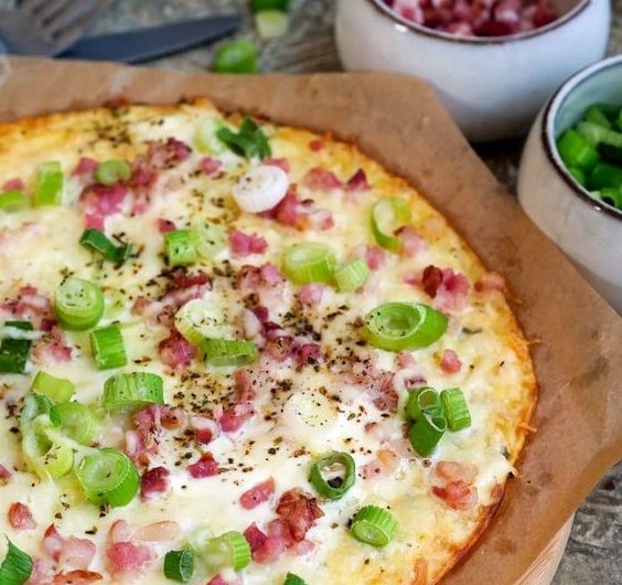 Low Carb Flammkuchen mit Quark-Eier-Teig