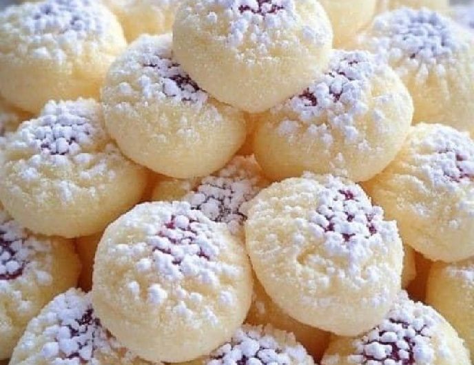 Himmlische Schneeplätzchen – Zarte Kekse für die Weihnachtszeit