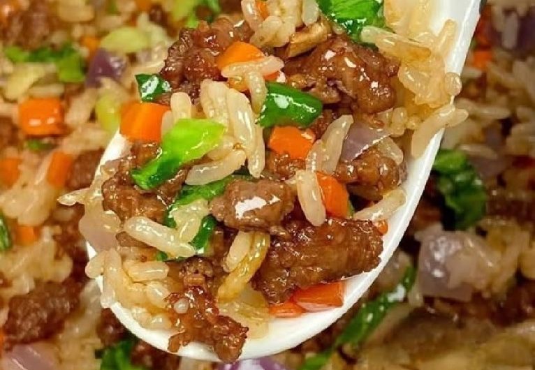 Reis-Hackfleisch-Pfanne mit Paprika – Blitzschnelles Pfannengericht in nur 15 Minuten!