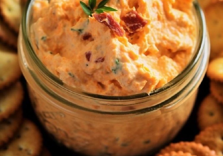 Würziger Käse-Dip mit gerösteter Paprika – Ein Muss für jede Feier!