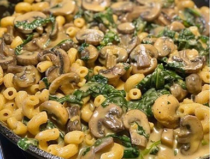 Köstlich cremiger Pilz-Stroganoff – Ein vegetarischer Genuss