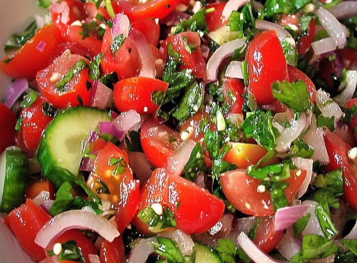 Warum dieser einfache Tomatensalat für mich nach echtem Sommer schmeckt