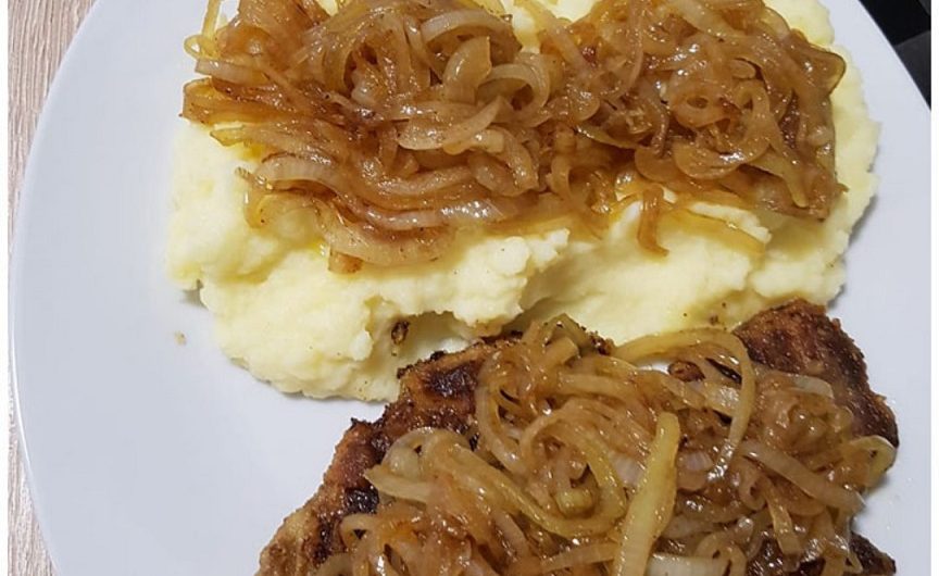 Leber mit Kartoffelpüree und gebratenen Zwiebeln – ein Hausmannsgericht wie früher