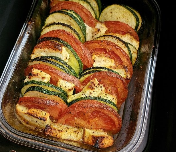 Das vergessene Rezept aus Omas Schublade: Ratatouille mit Feta im Ofen – gesund, leicht und voller Erinnerungen