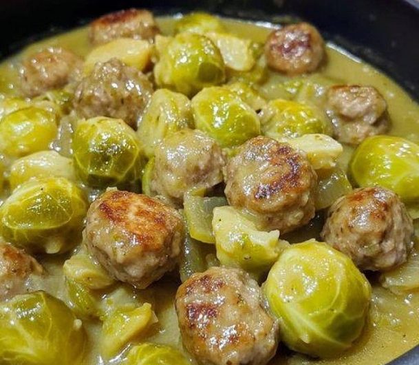 Herzhaft und gesund: Rosenkohleintopf mit Hackbällchen