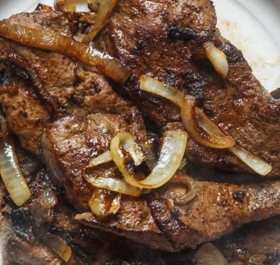 Gebratene Leber mit Zwiebeln und Apfelringen – Low Carb Genuss wie bei Oma, nur leichter
