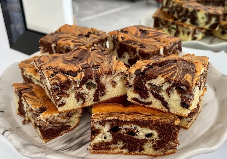 Ein Kuchen, so weich wie ein Schwamm – mein Geheimnis für unerwartete Gäste