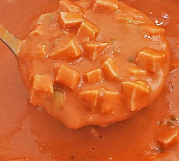Klassisches Wurstgulasch wie bei Mama – schnell, einfach und unglaublich lecker