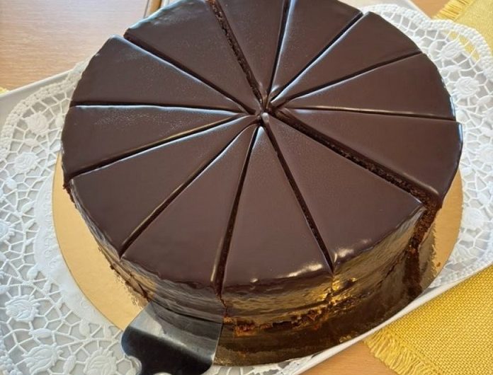 Schokotorte nach Sacherart – die Königin unter den Torten