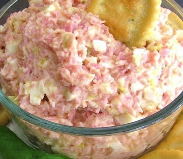 Teufelsschinkensalat – cremig, würzig, vielseitig und immer ein kleiner Teufelstrick für die Geschmacksknospen