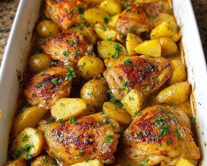 So hat’s schon meine Oma gemacht – einfache Kartoffeln mit Hähnchenschenkeln, aber der Duft bleibt für immer!