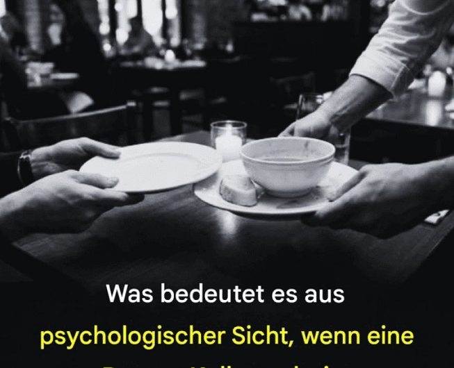 Wenn jemand im Restaurant beim Abräumen hilft – was diese kleine Geste im Alltag oft wirklich zeigt