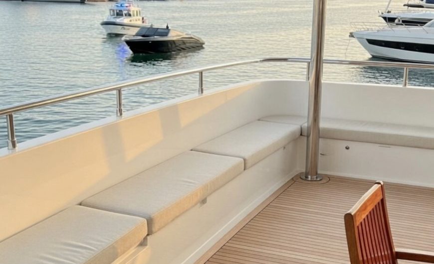 Die Barista auf der Yacht überraschte alle, als ihr Name plötzlich bekannt wurde