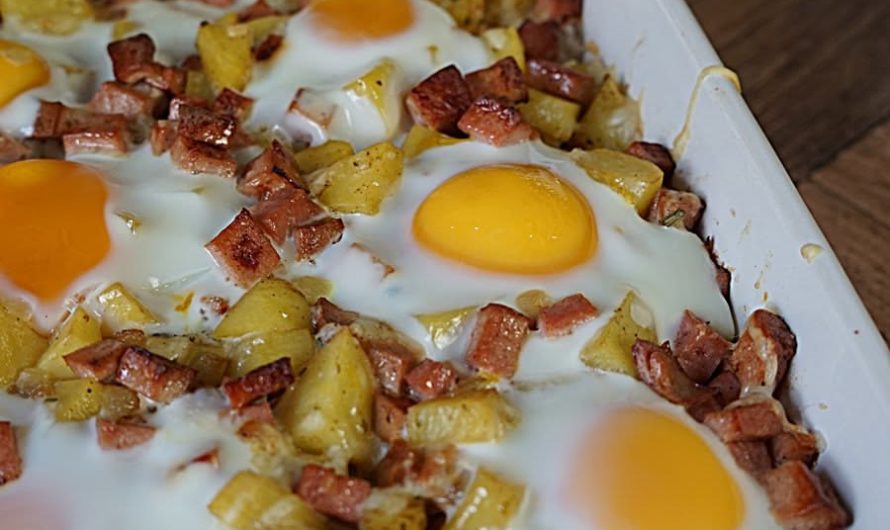 Bratkartoffel Leberkäse Auflauf mit Spiegelei