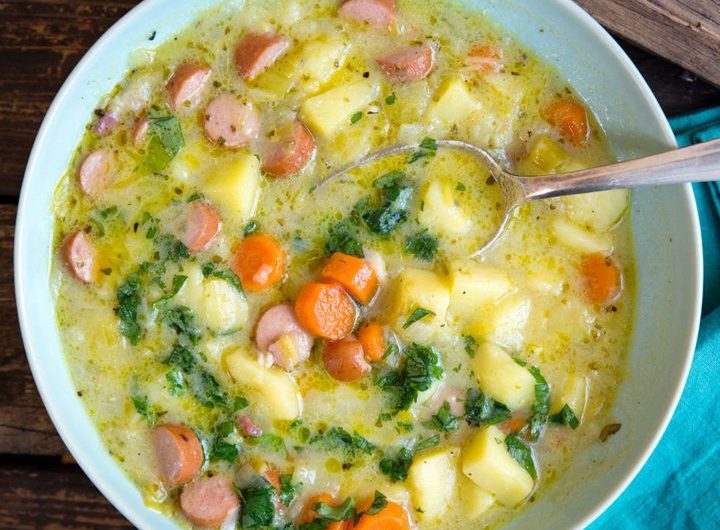 Omas Kartoffelsuppe mit Würstchen