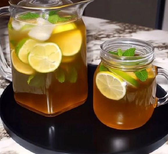Erfrischendes Zitronen-Ingwer-Wasser mit Apfel, Gurke und Gewürzen – Mein Lieblingsgetränk für warme Sommertage