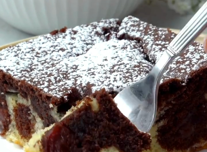 Backrezept: Marmor-Kirsch-Blechkuchen