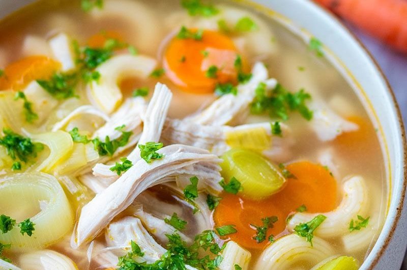 Schnelle Hühnernudelsuppe