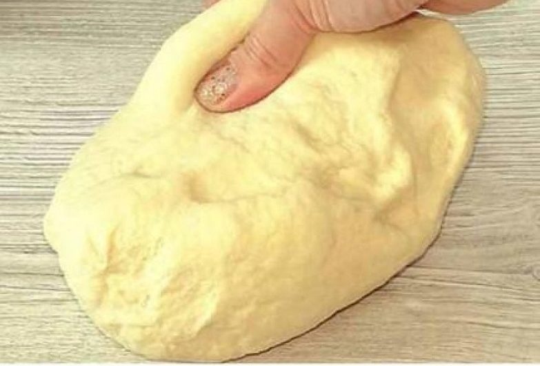 Hefeteig ohne lange Gehzeit – in 15 Minuten vorbereitet und direkt zum Backen