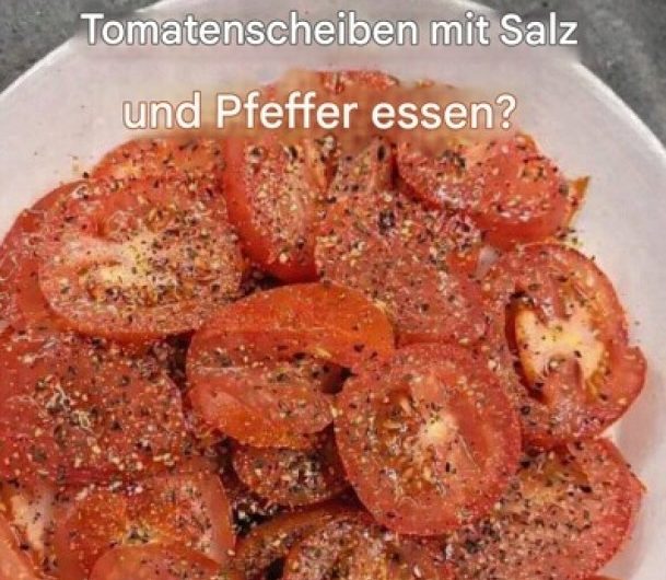Tomaten mit Salz und Pfeffer – so einfach, dass man fast vergisst, wie gut sie schmecken