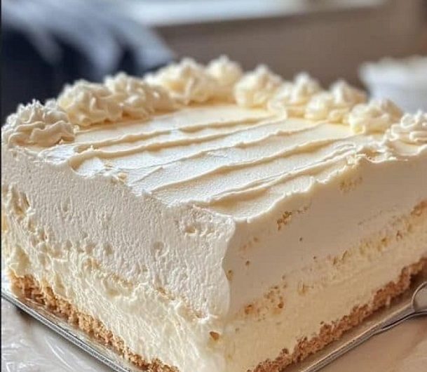 Cremiger Frischkäsekuchen mit Keksboden – so zart, dass er auf der Zunge schmilzt